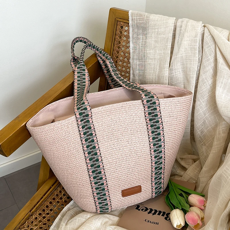 Hand-Embroidered Straw Beach Tote in Five Colors Pink color SKU reference