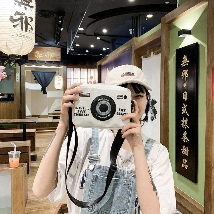 Canvas Retro Camera-Shaped Crossbody Bag with Print product reference image
