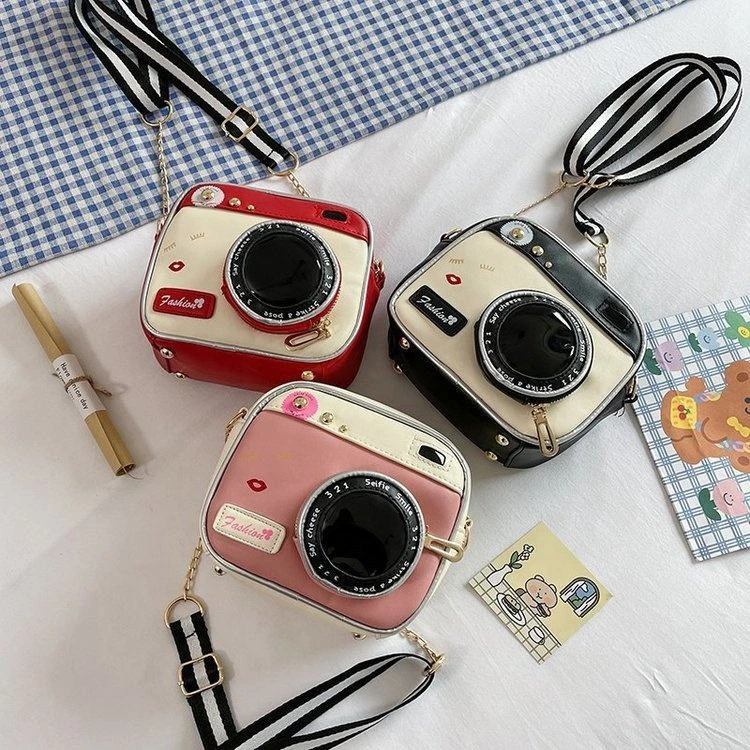 Retro Camera-Shaped Glossy Crossbody Purse with Chain product reference image