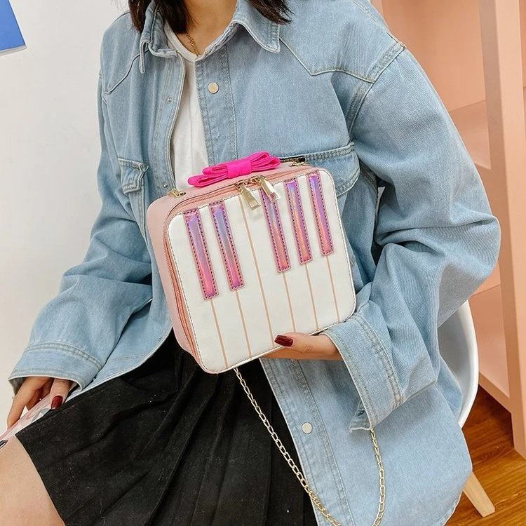 Piano-Keyboard-Shaped PU Shoulder Bag with Chain product reference image