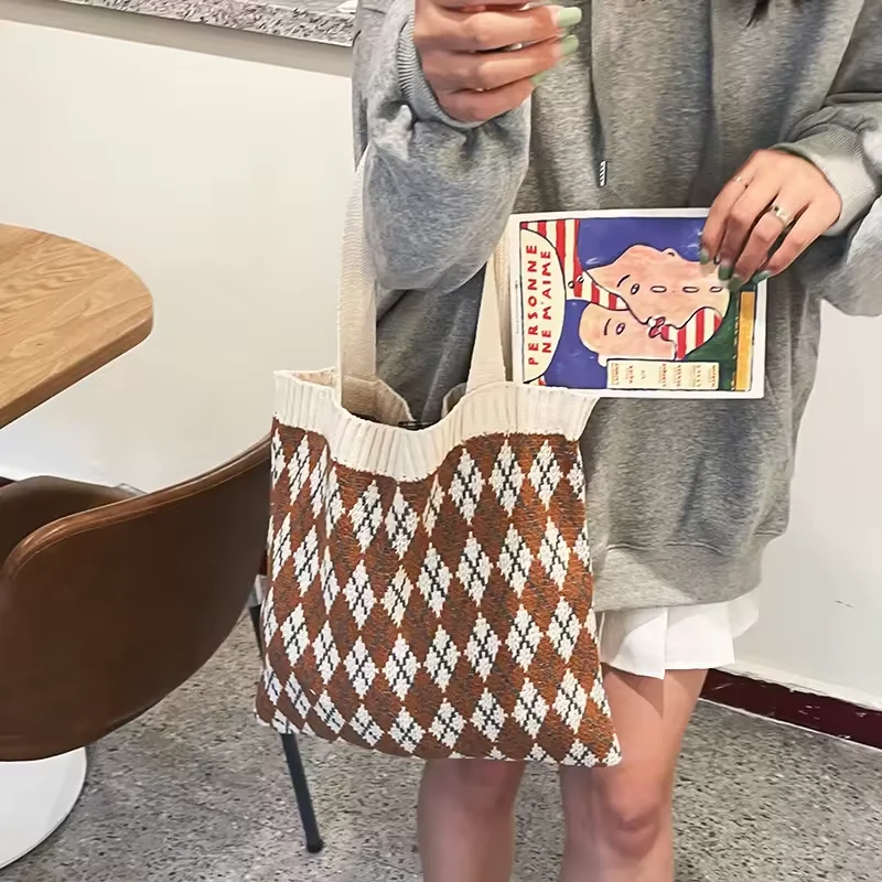 Knitted Wool Diamond-Lattice Tote product reference image