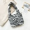 Animal-Print Shoulder Tote with Six Style References Pattern reference 1 SKU overview reference