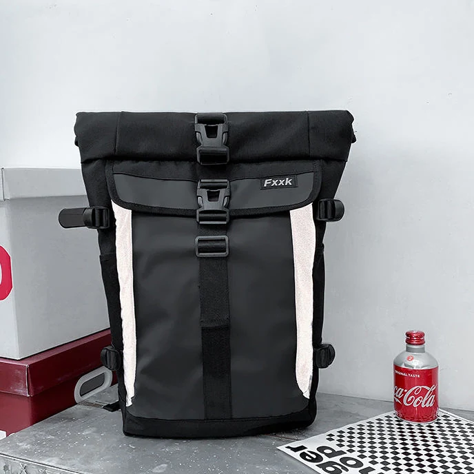 Reflective Backpack with Adjustable Shoulder Straps Black color SKU reference
