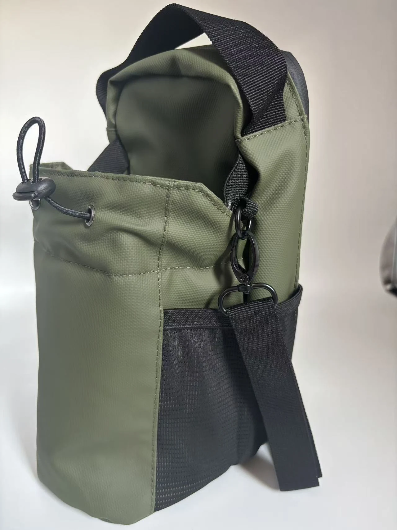 Magnetic 40 oz Bottle Carrier with Phone & Key Storage Green · magnetic option 3 color SKU reference